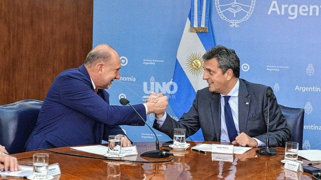 El ministro de Economía nombró como una posibilidad al hecho de que Perotti integre su gabinete si logra ser presidente. El ministro de Economía nombró como una posibilidad al hecho de que Perotti integre su gabinete si logra ser presidente.