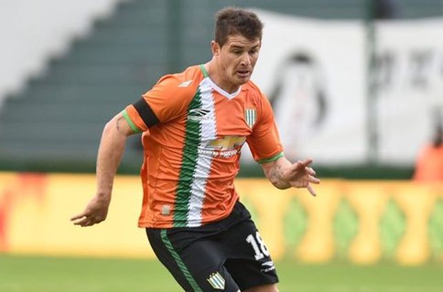 Sperdutti tiene un año más de contrato en Banfield.