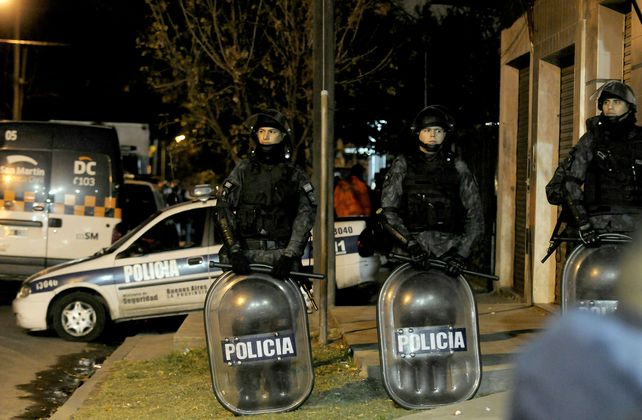 Separan a tres policías sospechados de ayudar a implicados en el asesinato