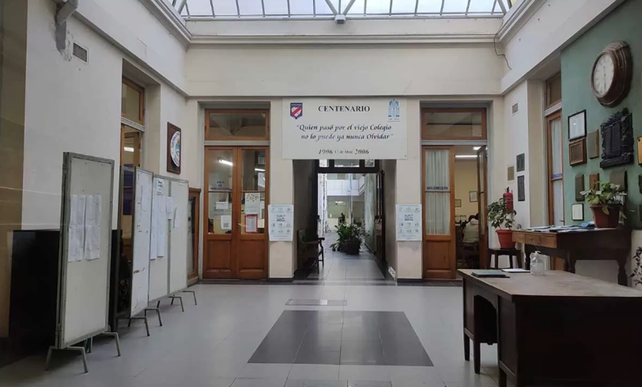 Denuncian abuso contra una alumna de 16 años dentro de una escuela