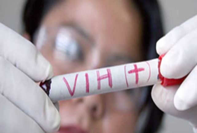 Las nuevas guías implican que debería ofrecerse tratamiento inmediato a los 37 millones de personas en el mundo infectadas de VIH.