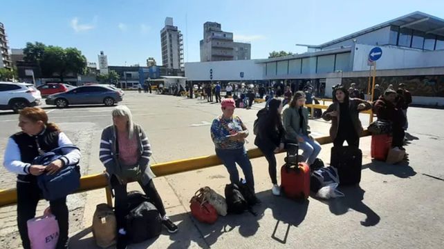 Evacuaron la terminal de ómnibus de Rosario por una amenaza de bomba
