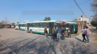 Reducen servicios nocturnos de colectivos por falta de pagos
