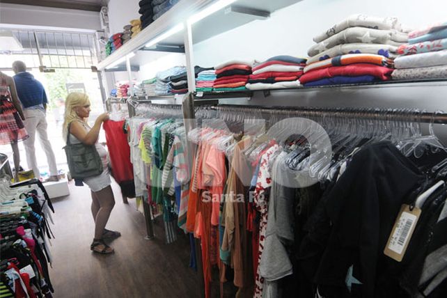 Los comercios abrirán con normalidad el jueves, sábado y lunes