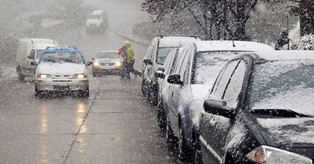 Una intensa nevada en plena primavera sorprendi&oacute; a la ciudad de Bariloche