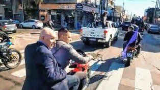 El hombre que rescató a Espert en moto es un barra con vínculos con La Libertad Avanza.