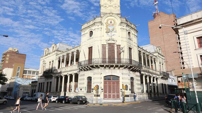 La concejal Acevedo reclam&oacute; un aumento salarial para los municipales