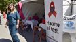 el vih desaparecio de los medios y no es una prioridad en salud publica