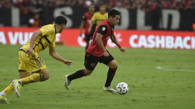 Francisco González es uno de los extremos de Newells que mayor cantidad de partidos jugó con Larriera. No termina de levantar.