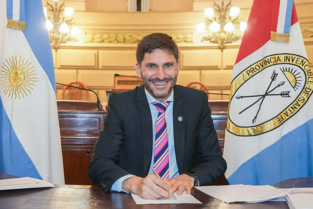 “En lo que queda de mi mandato indudablemente concluirá la renovación plena” de la Corte, dijo Pullaro apenas sancionada la reforma constitucional en Santa Fe.