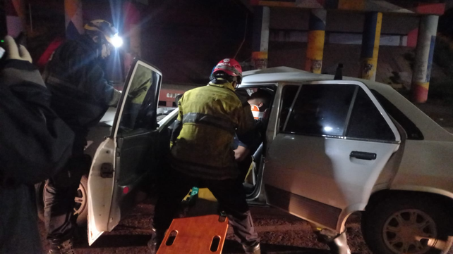 La colisión sucedió debajo del puente de Circunvalación y 27 de Febrero.