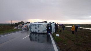 El vuelco fue en la Autopista Rosario - Santa Fe a la altura de Monje