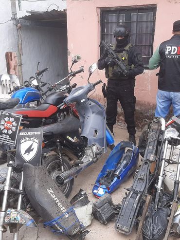 Cayó preso por el robo de una motocicleta en San José del Rincón y le incautaron otras dos desarmadas con pedido de secuestro