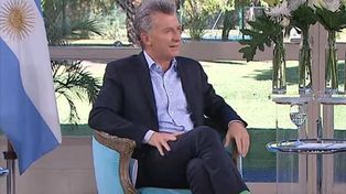El motivo por el que Macri se puso medias de distinto color