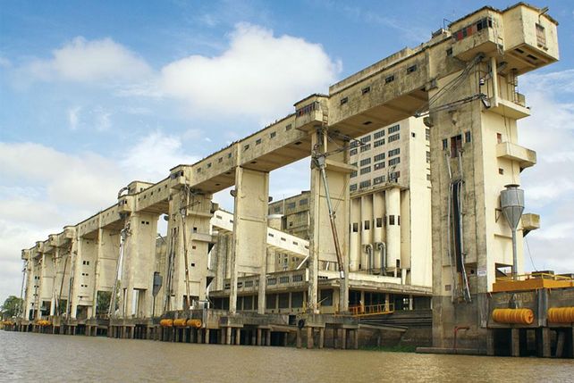 El Puerto de Santa Fe es clave para el corredor bioceánico”