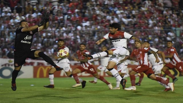 Mauro Formica fue de la partida en la victoria rojinegra hace un año ante San Martín en Tucumán.