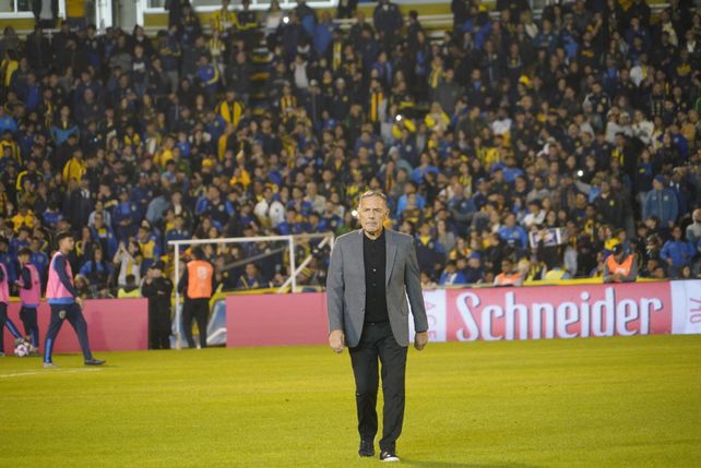 Miguel Russo dijo tras el empate ante Colón que sacó a OConnor porque estaba amonestado.