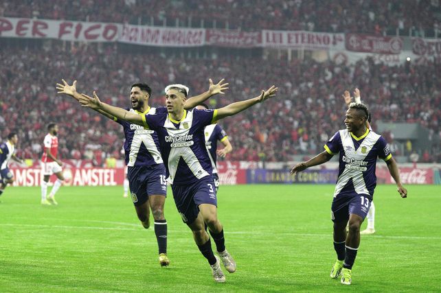 Por Copa Sudamericana, Central eliminó a Inter de Porto Alegre. En el Beira Rio fue 1-1 con gol de Sández.