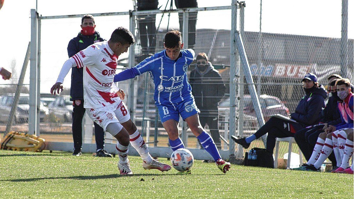 Reserva: en una ráfaga, Godoy Cruz amargó a Unión