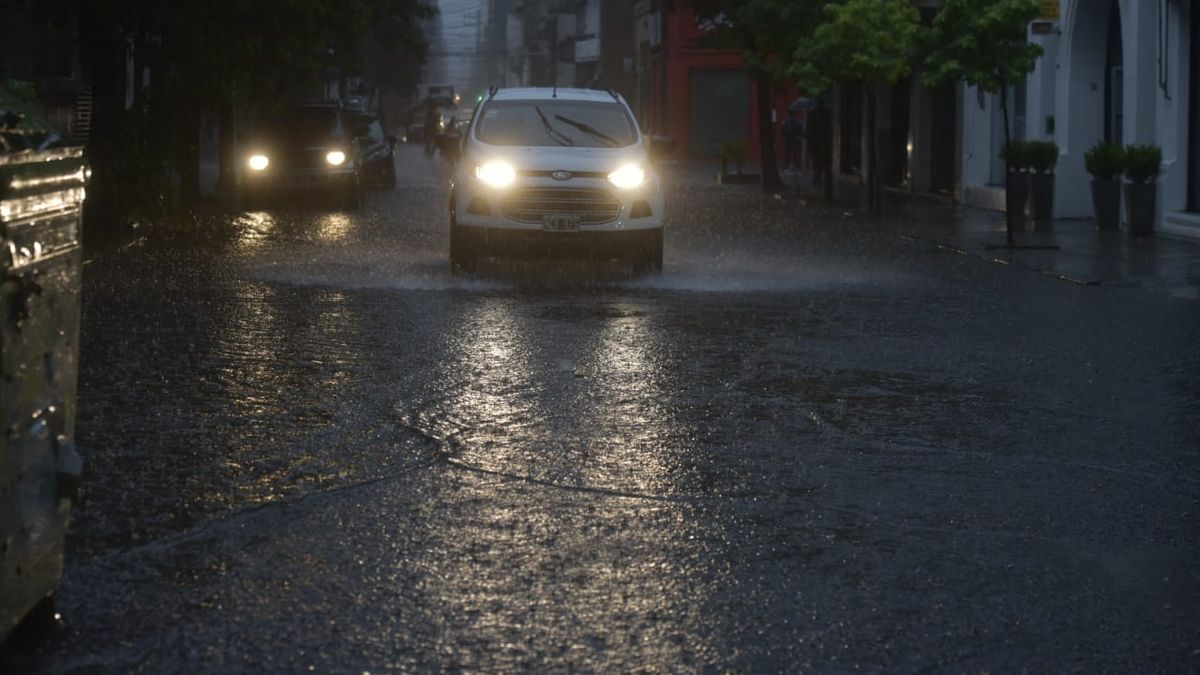 Rige un alerta por tormentas fuertes para Rosario y el sur de Santa Fe