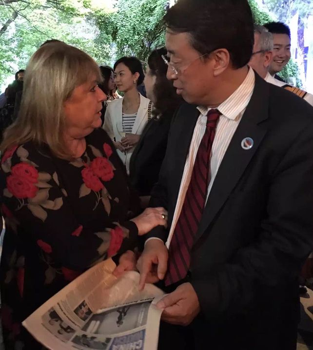La canciller Malcorra se reunió con Larry Lee (CEO China Daily América) durante una recepción ofrecida esta semana por la embajada argentina en Beijing.&nbsp;