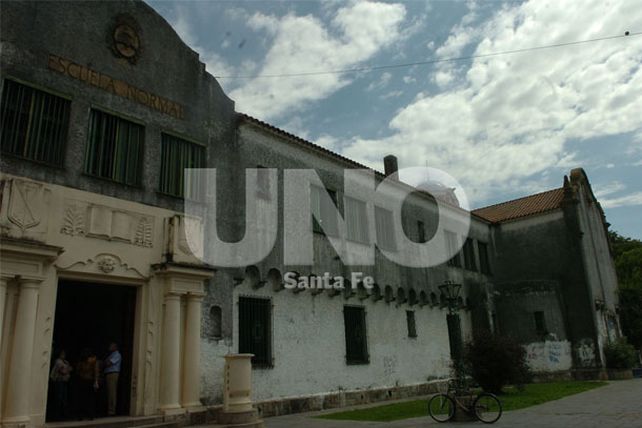 La violencia social sacudió a tres instituciones escolares