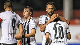 Colón pretende reforzar el plantel de cara al 2022 y trascendió que un nombre apuntado por Domínguez es del de paraguayo Ramón Martínez.