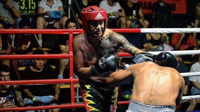“Traté de mantener la distancia con piñas y patadas largas para que no me alcanzara”