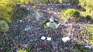 La escalada de tensión entre las universidades y el gobierno nacional llegó a un punto máximo el 23 de abril, con una marcha que también tuvo a Rosario como escenario.&nbsp;