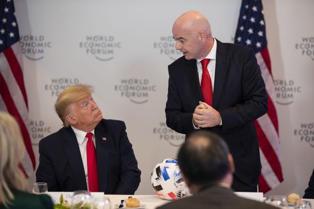 Infantino reconoció las ganancias que genera el fútbol
