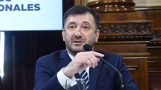 La Justicia rechazó el intento de Kueider de impedir que una camporista ocupe su banca del Senado.