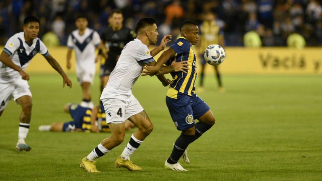 Jaminton Campaz descansó ante Vélez, pero teniendo en cuenta que ahora el canalla jugará en el Gigante posiblemente vuelva.