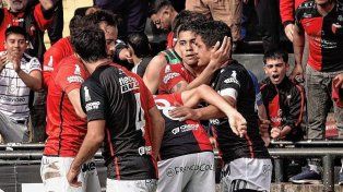 Colón cortó la mala racha con un triunfo ante Almirante Brown en el retorno de Pulga Rodríguez
