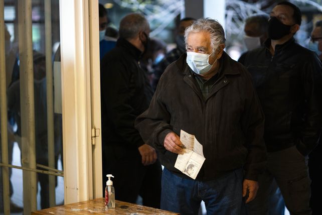 José Pepe Mujica ya está en su casa luego de ser operado del esófago.