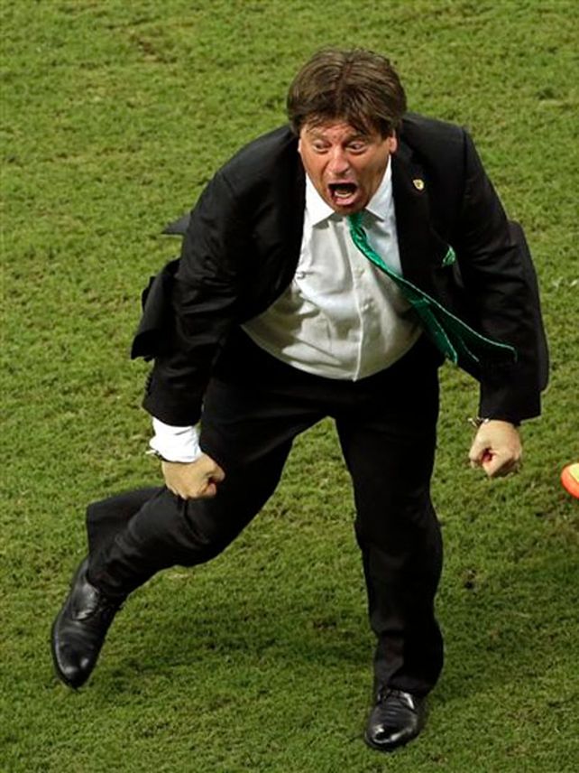 Las elocuentes caras del DT de México en el festejo del segundo gol