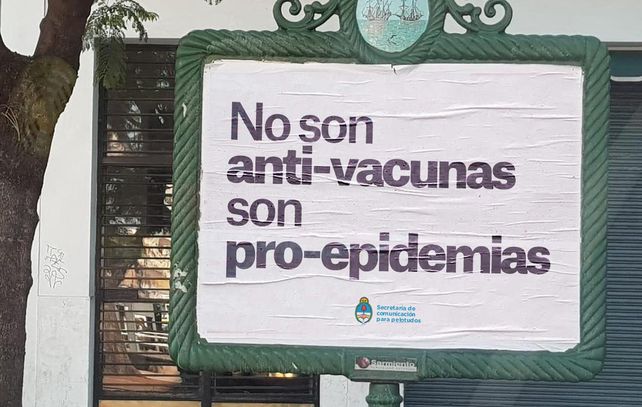 Antivacunas y política