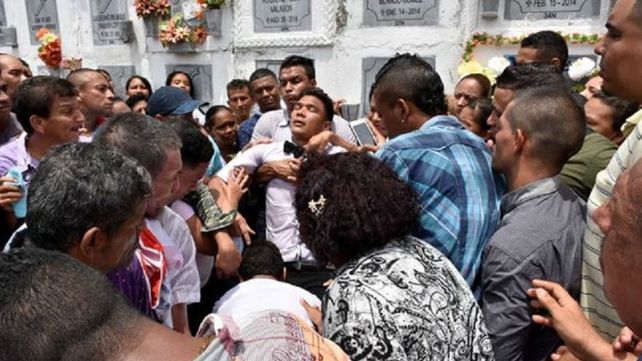 Teo Gutiérrez se desmayó en el sepelio de su abuela