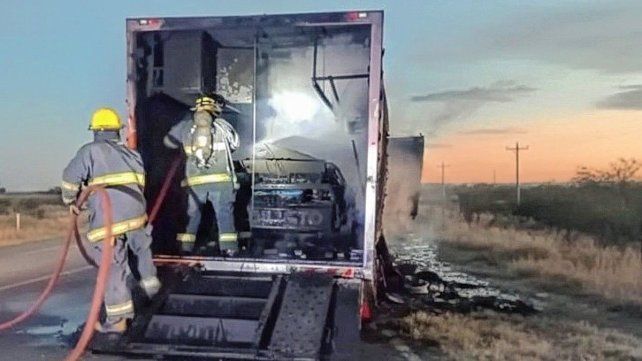El Mustang del TC que deslumbró en Gualeguaychú fue consumido por las llamas.