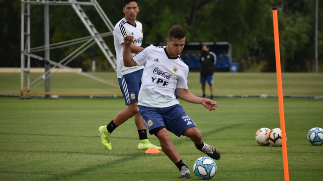El extremo izquierdo jugó el miércoles con el Sub 20 un amistoso ante la reserva de Argentinos y se lesionó. El juvenil estaba teniendo regularidad en la lepra.