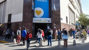 Jubilados y pensionados de Anses percibirán un aumento en sus cobros en mayo