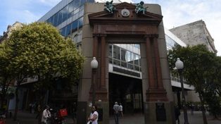 Los bancos vuelven a atender sin turno y garantizan medidas sanitarias