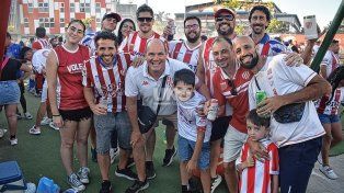 Unión debuta ante Platense y el hincha le pone color a la previa en el Bulevar