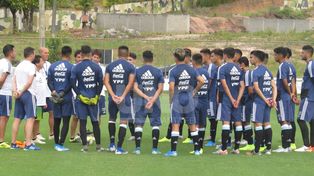 Argentina busca el pasaje a los cuartos de final en el Mundial Sub 17