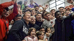 El festejo en el vestuario. Patronato bajó a Colón y comienza a enderezar el rumbo.