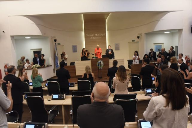 Javkin juró en el Concejo en el marco de una sesión especial. (Foto: Marcelo Bustamante)