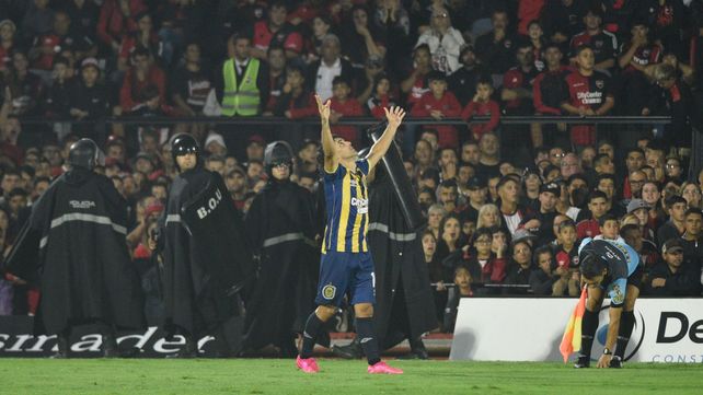 Grito al cielo. Ignacio Malcorra rompió el cero del clásico a los seis minutos del complemento.