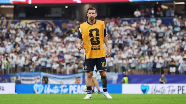 Argentina vestirá la camiseta suplente ante Inglaterra: el recuerdo de México 1986 y Francia 1998.
