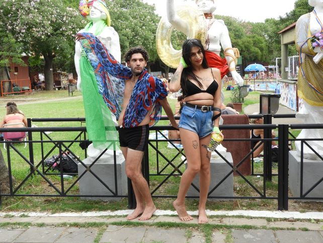 Referentes del área de Diversidad Sexual de la Municipalidad realizaron acciones de concientización en polideportivos de la ciudad. Gentileza: Prensa Municipalidad.