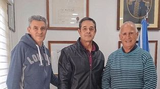 &nbsp;El presidente de la FSV, Fabián Bochatay, junto a autoridades de Puerto General San Martín.