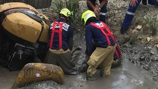 Quedó atrapado en el barro pero sobrevivió gracias al yoga